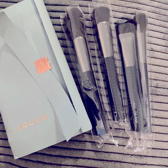 BRAND NEW $150 NEVER USED IPSY BAG - Picture 9 of 16